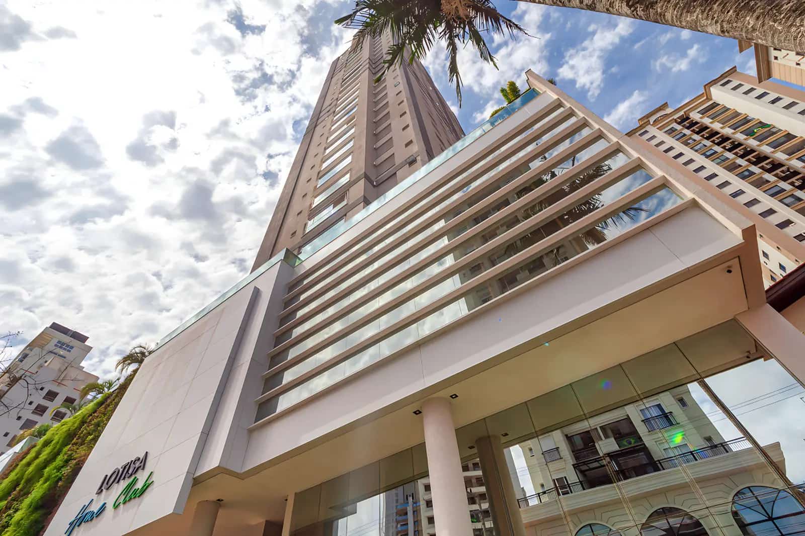 Torre do Lotisa Home Club vista de baixo